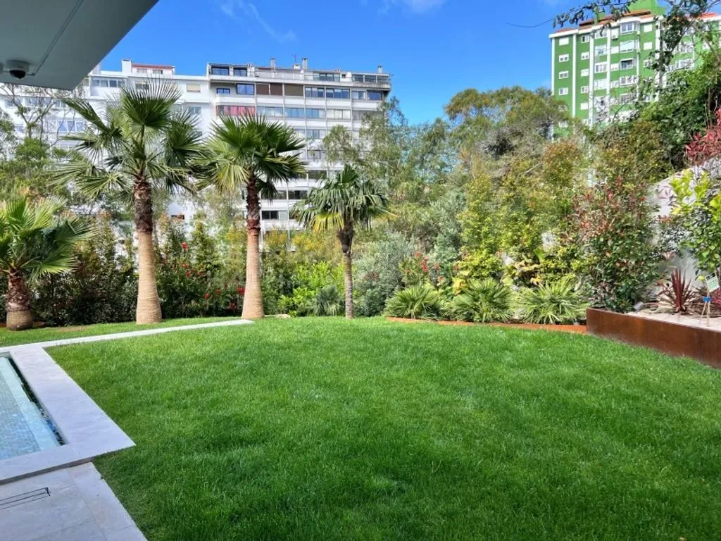 Garden - Luxury Duplex with Pool in Cascais