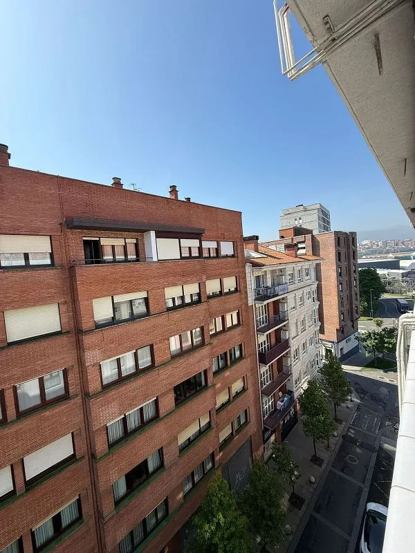 Balcon - Apartment with Balcony on Top Floor in Erandio