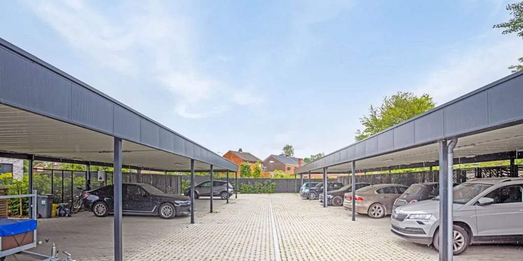 Extérieur - Appartement avec Terrasse et Carports Centraux à Geel