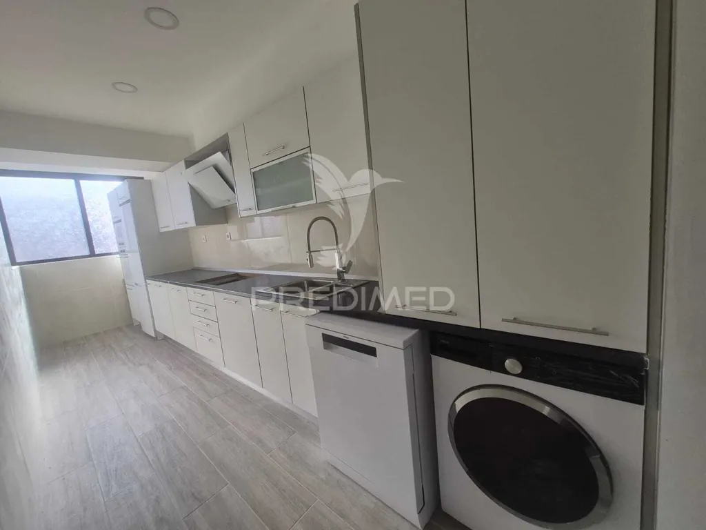Köök - Duplex Apartment with Sea View in Costa da Caparica