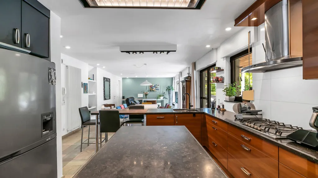 Cuisine - Appartement avec Jardin et Terrasse à Genk