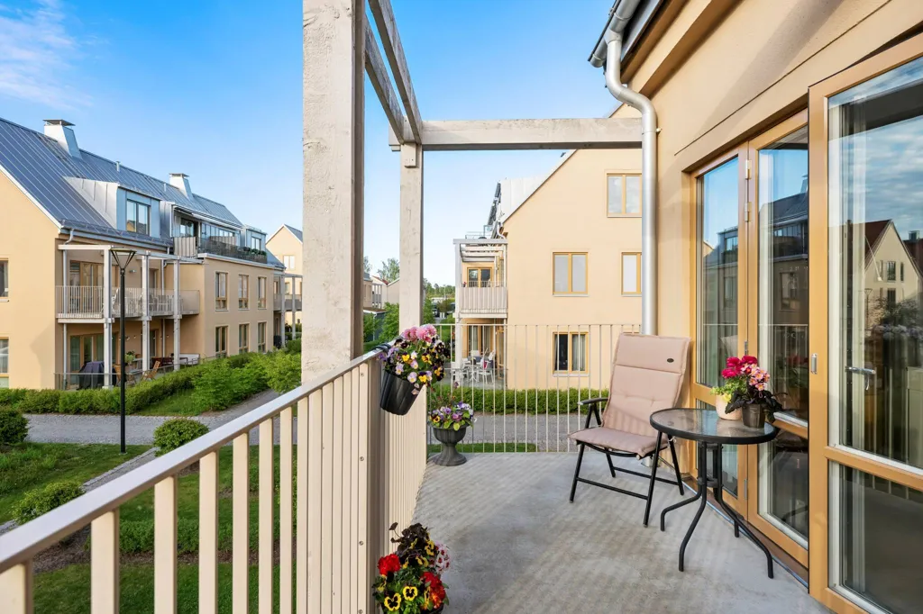 Balcon - Modern Flat with Slottspark View in Djursholm