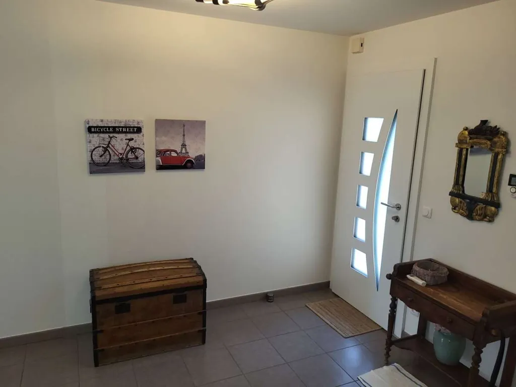 Hallway - Contemporary House with Garden in Thoiry