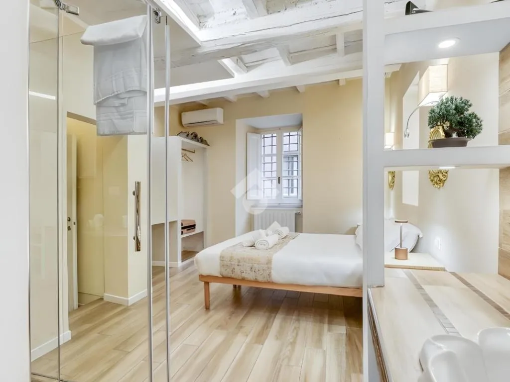 Chambres - Historic Two-Unit Apartment in Rome's Historic Centre