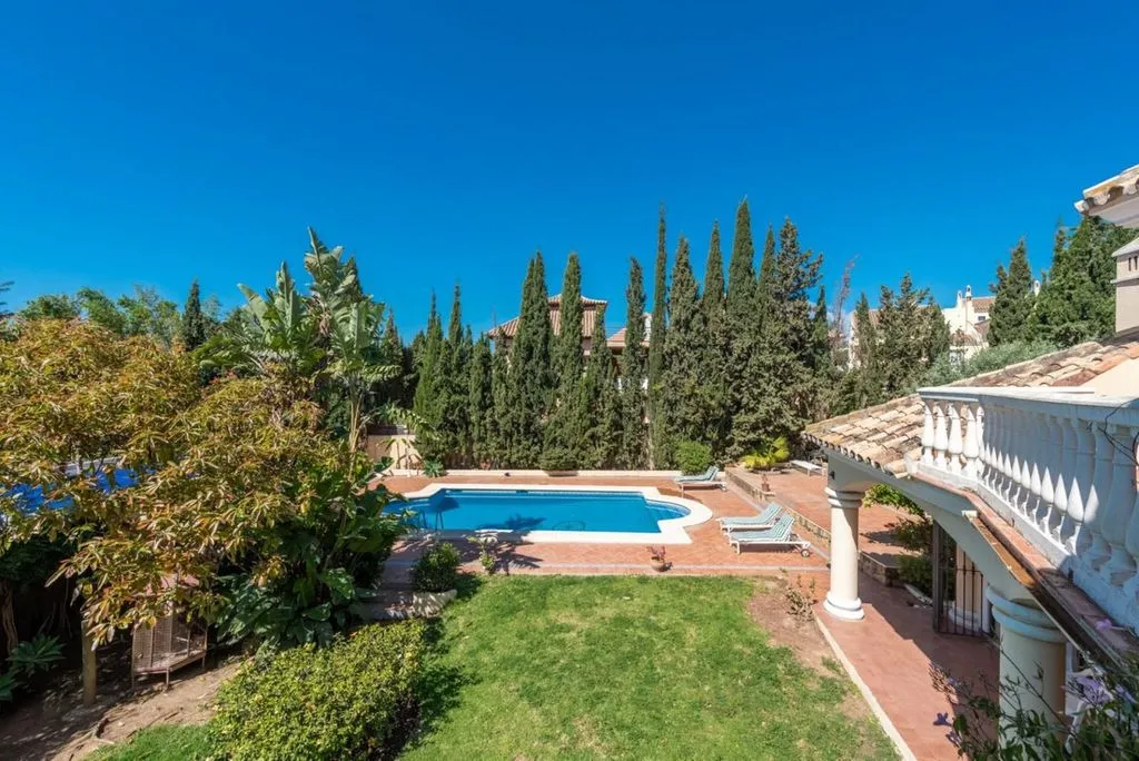 Aed - Chalet with Pool in Marbella's Old Town