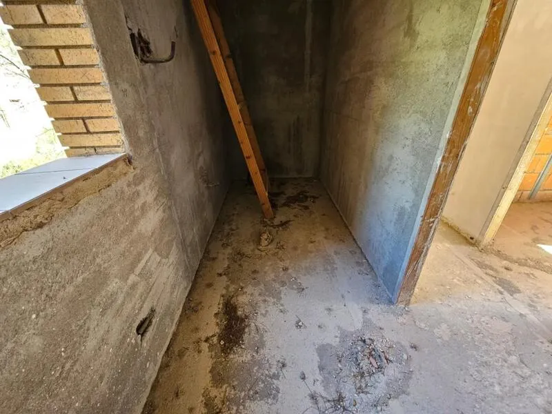 Pièces - Unfinished House with Potential in Olivella