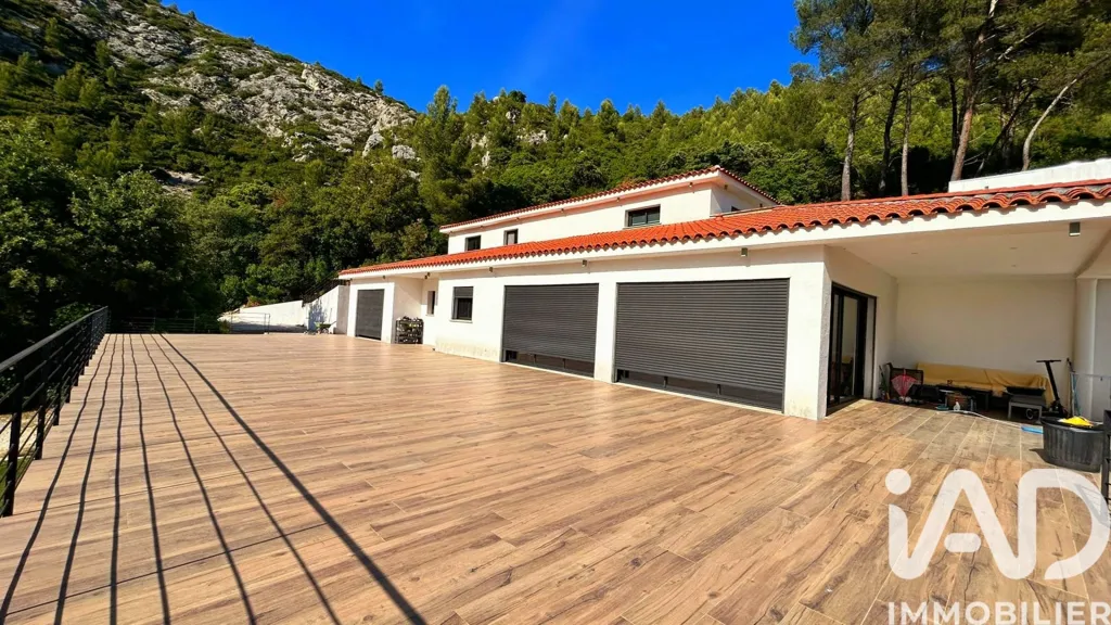 Terrasse - Villa Contemporaine avec Vue Panoramique à Gémenos