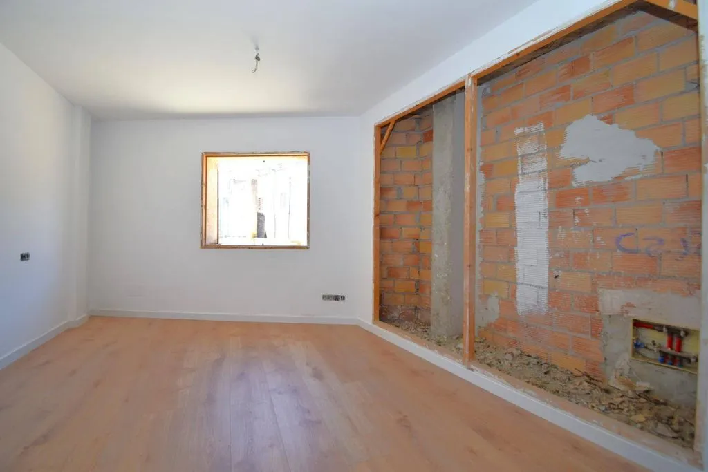 Pièces - Newly Built Townhouse with Parking in Caimari