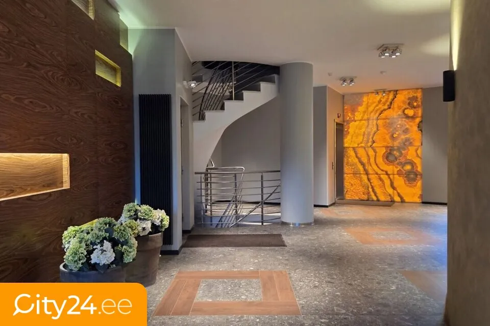 hallway_entrance