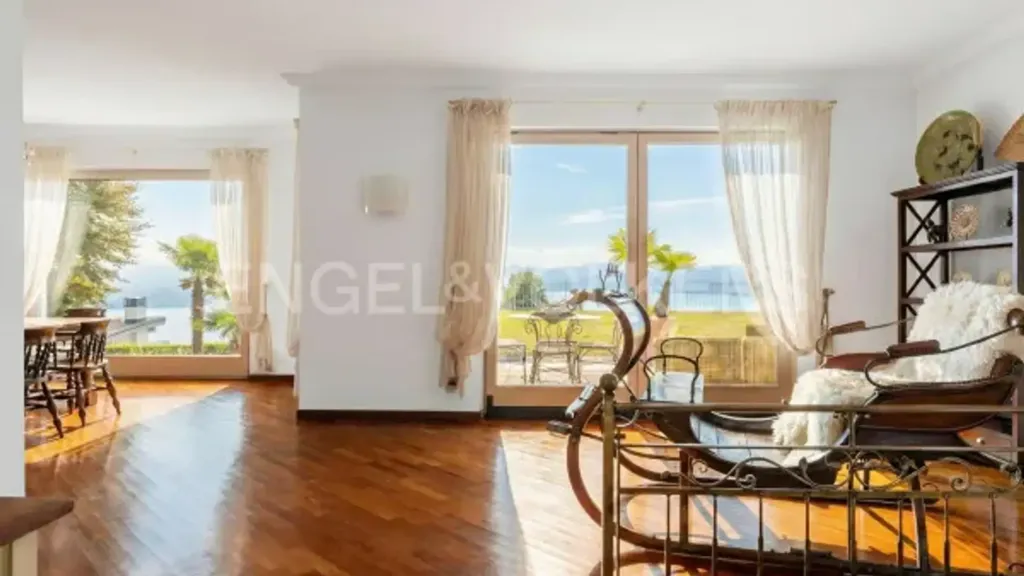 Söögituba - Villa with Lake View in Arizzano