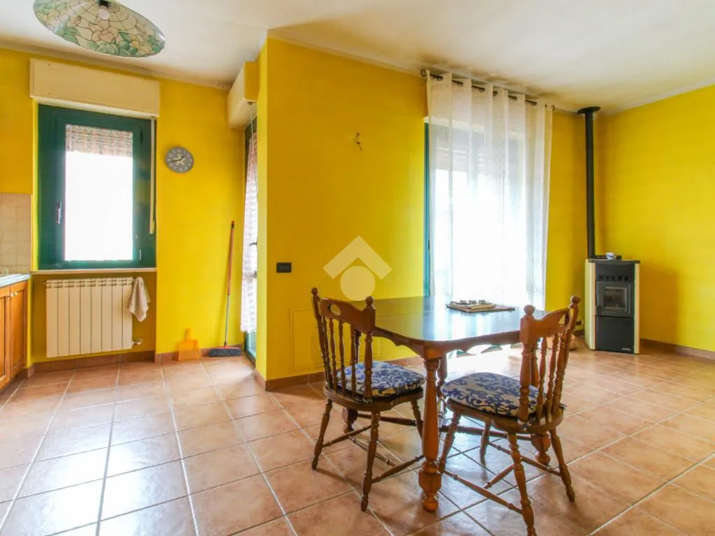 Salle à manger - Trilocale with Private Balcony in Vestone