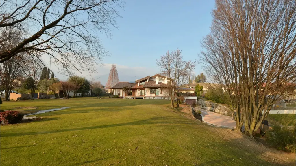 Aed - Villa with Private Park in Montebelluna