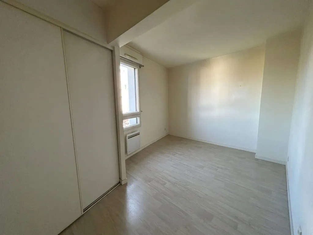 Pièces - Appartement avec Balcon dans Résidence Sécurisée à Saint-Nazaire