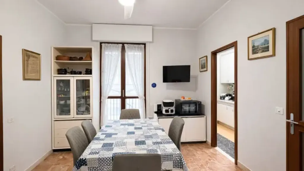 Salle à manger - Bright Apartment with Balcony in Alessandria