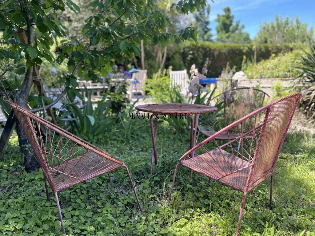 Jardin - Villa avec Piscine à Savasse