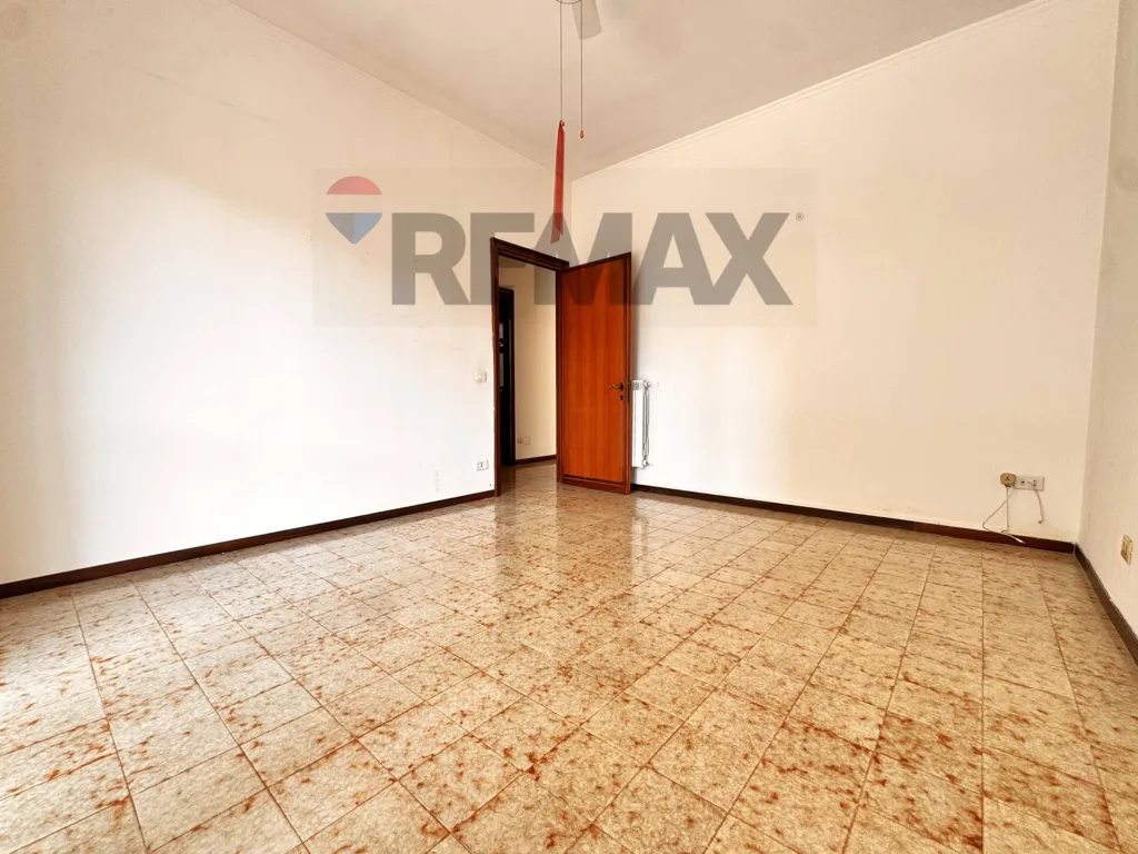 Stanze - Spacious Apartment with Parking in Ostia Ponente