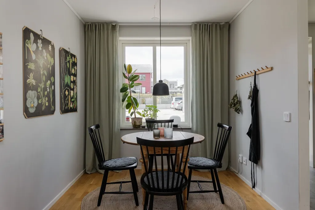 Söögituba - Family-Friendly Apartment with Garden in Bredvik