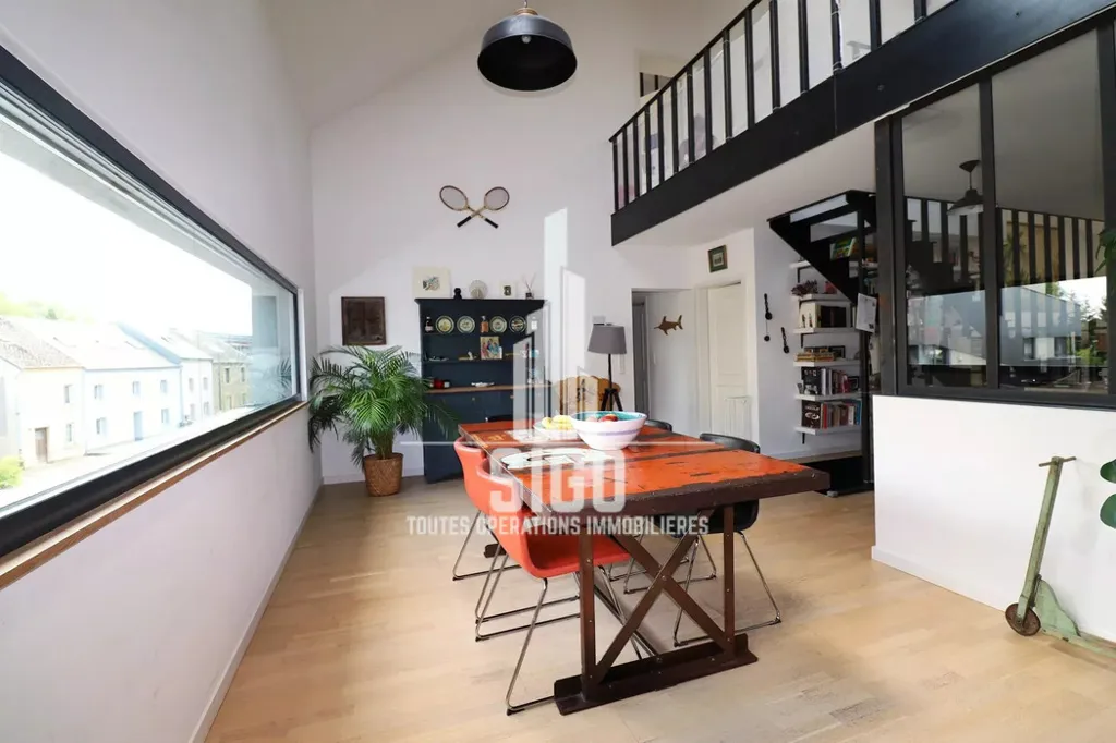 Salle à manger - Maison Libre de 3 Façades avec Hauteur Cathédrale à Hesperange