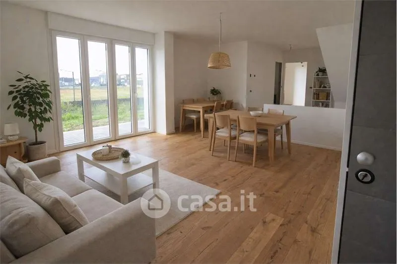 Elutuba - Contemporary Villa with Private Garden in Mariano Comense