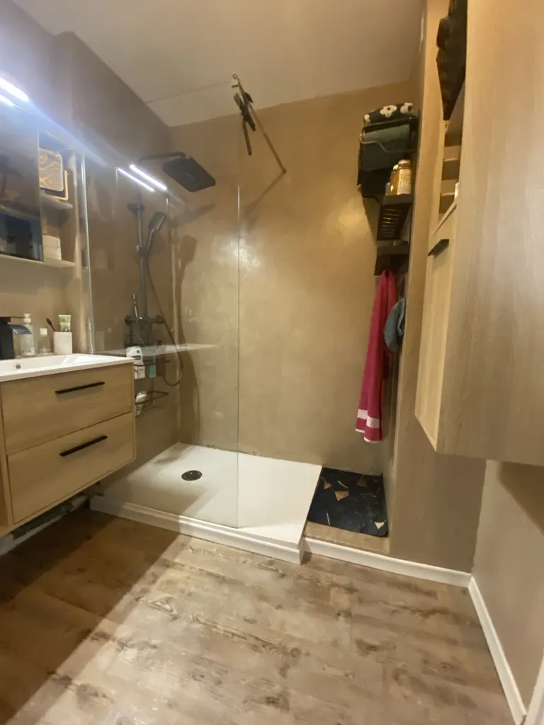 Bagni - 2-Bed Apartment with Balcony in Dax