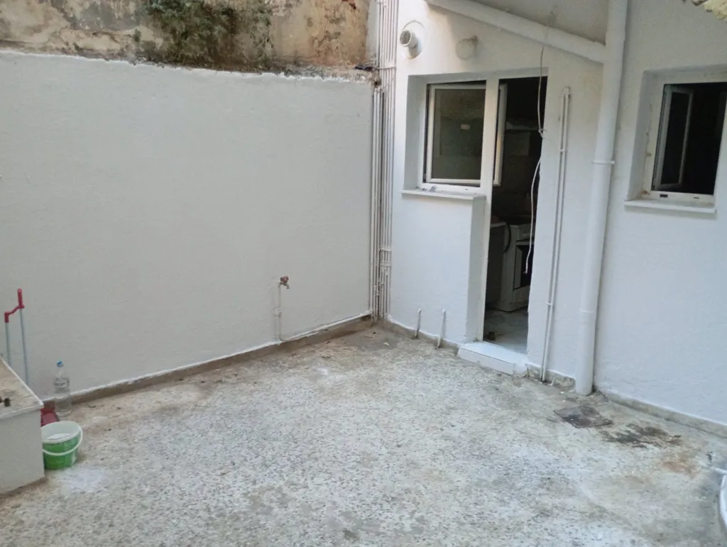 Jardin - Renovated Studio with Garden in Metro Vicinity