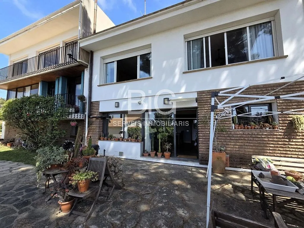 Terrass - Chalet with Pool and Terrace in Mataró