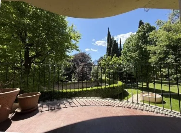 Terrazza - Luxury Apartment with Pool in Lecco