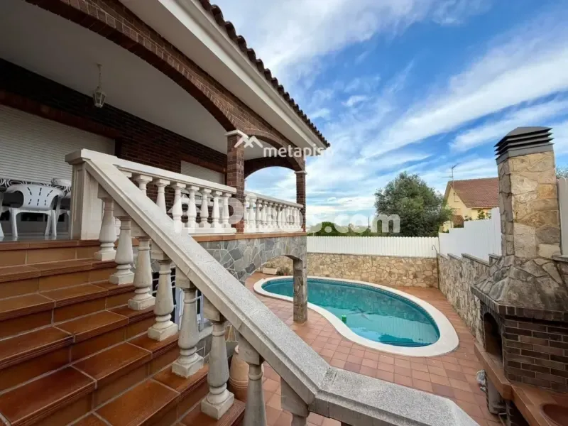 Piscine - Chalet with Pool in El Vendrell