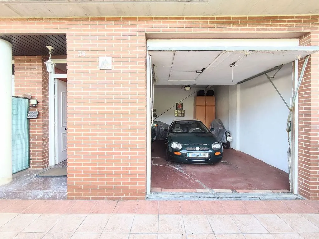 Garage - Adosado with Garden in Aoiz