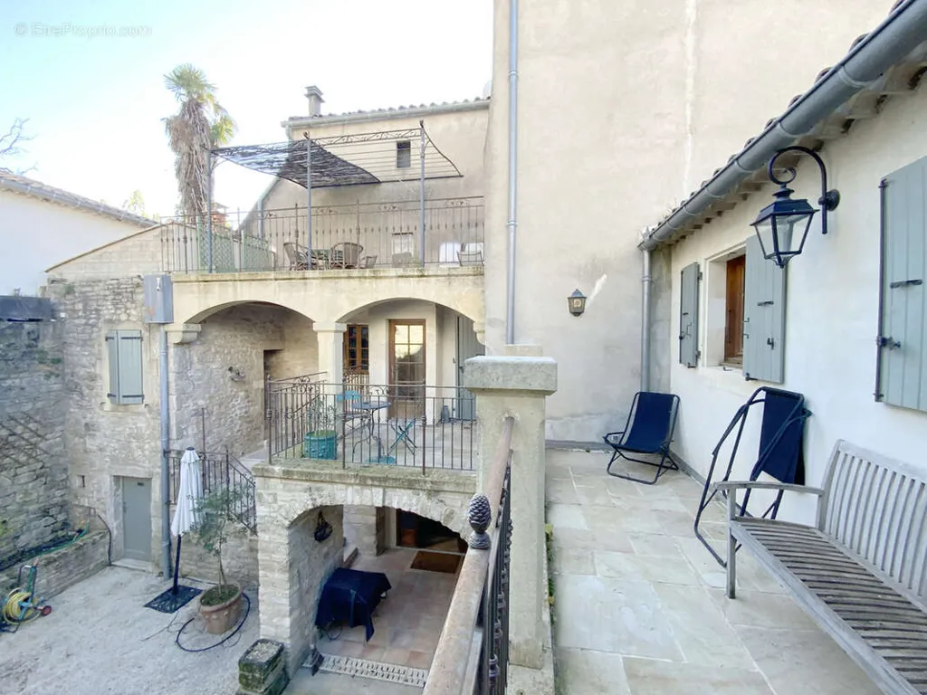 Giardino - Rustic Village House with Balcony in Barjac