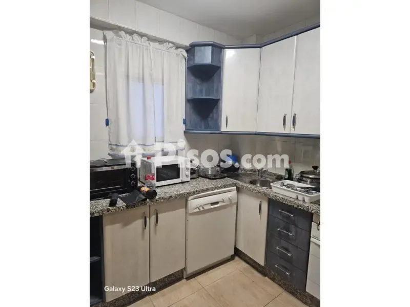 Cuisine - Apartment with Balcony in Renfe Area