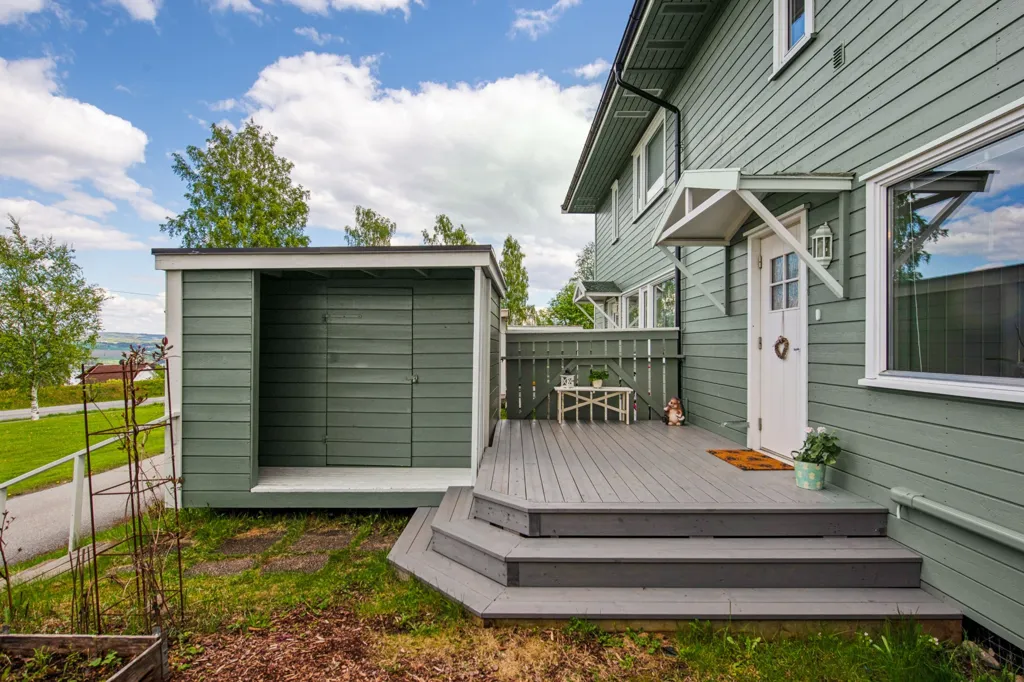 Jardin - Modernised Terraced House with Mjøsa View in Gjøvik