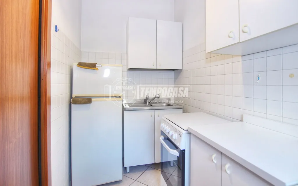 Kitchen - Rustic 2-Bedroom Flat with Balcony in Ancona