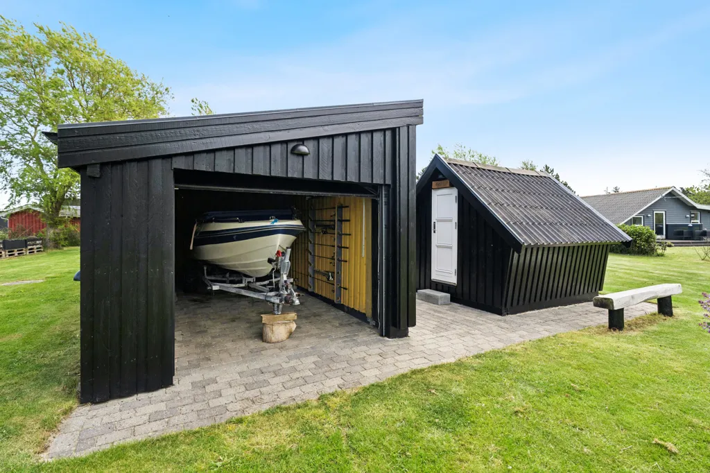 Välivaade - Vacation House with Waterfront View in Elsegårde