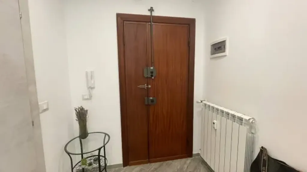 Esik - Rear-Facing Apartment with Balcony in Pegli, Genoa