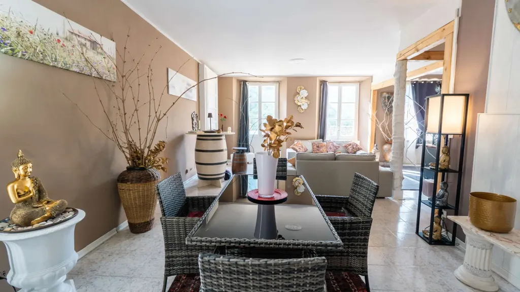 Söögituba - Quadruplex with Panoramic Terrace in Perrero