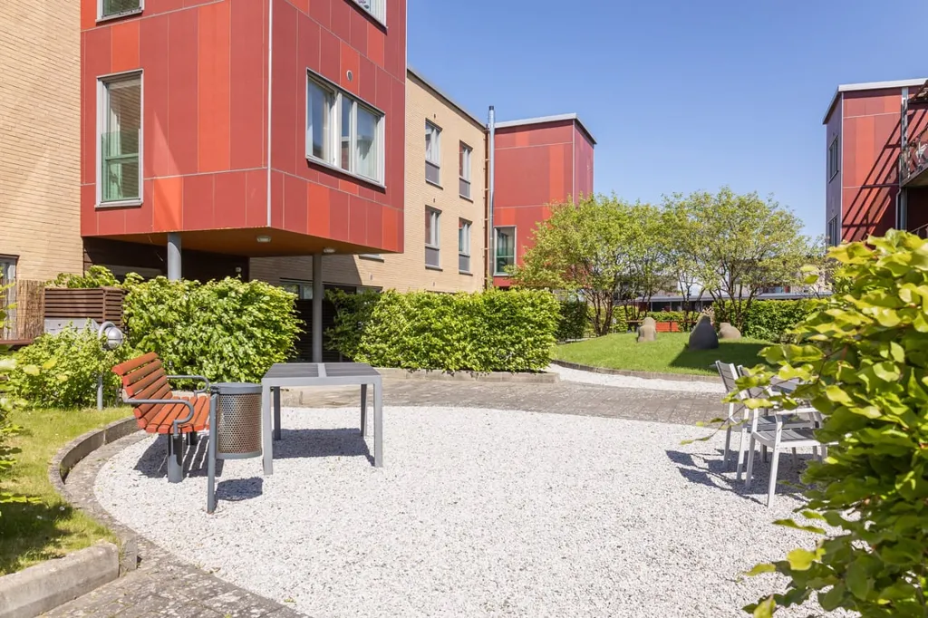 Garden - Apartment with Generous Balcony in Limhamn Bunkeflostrand