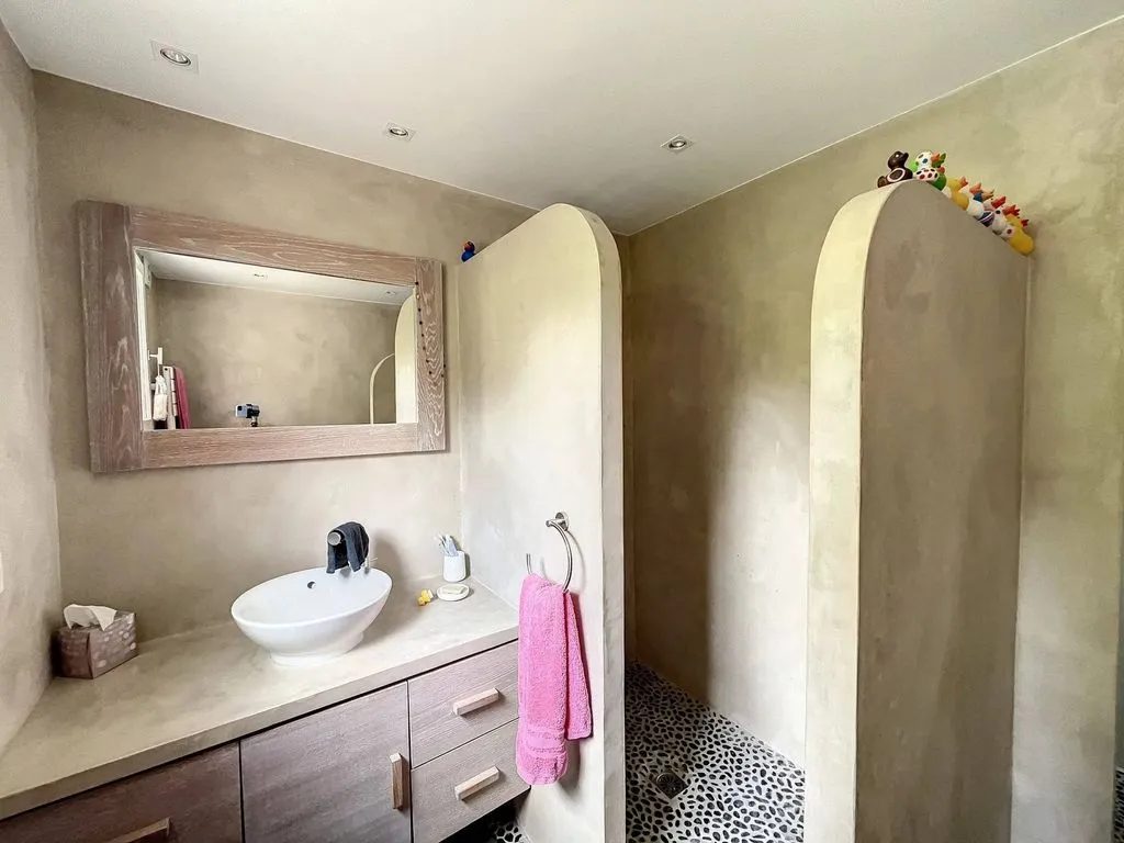 Salles de bain - Villa Luxueuse avec Piscine à Antibes