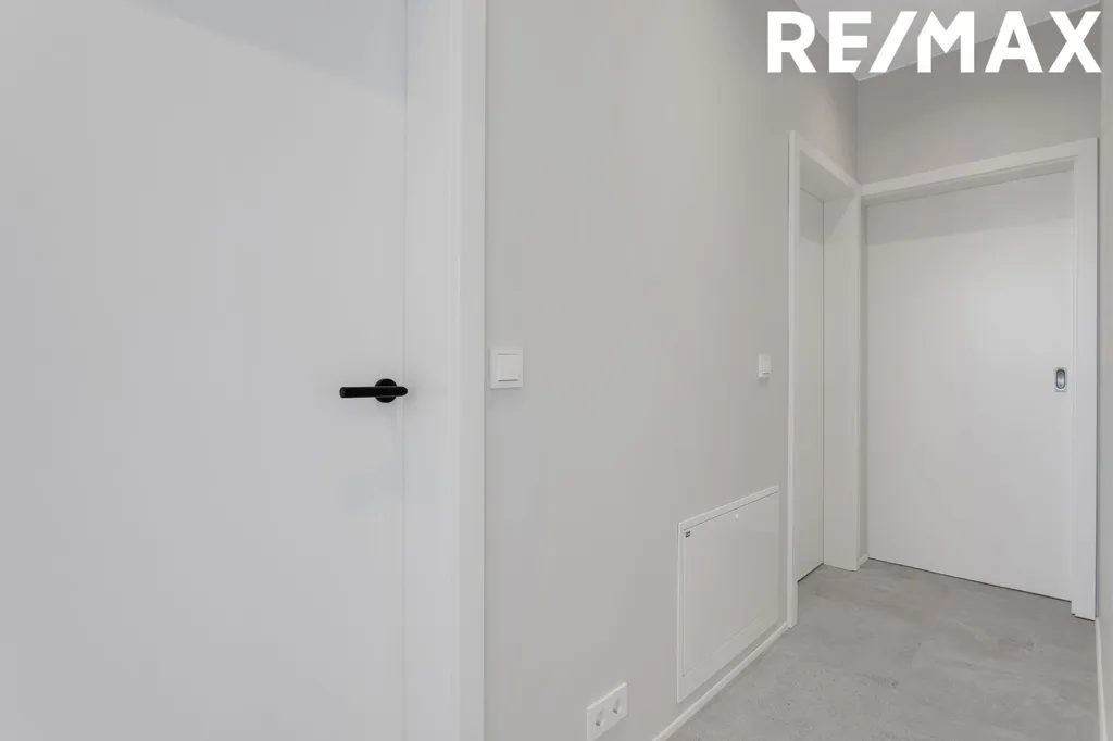 Entrée - Modern Apartment with Garden in Úlfarsárdal