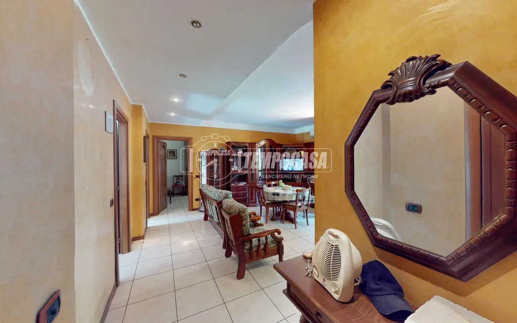 Ingresso - Bright Trilocale with Balcony in Cinisello Balsamo