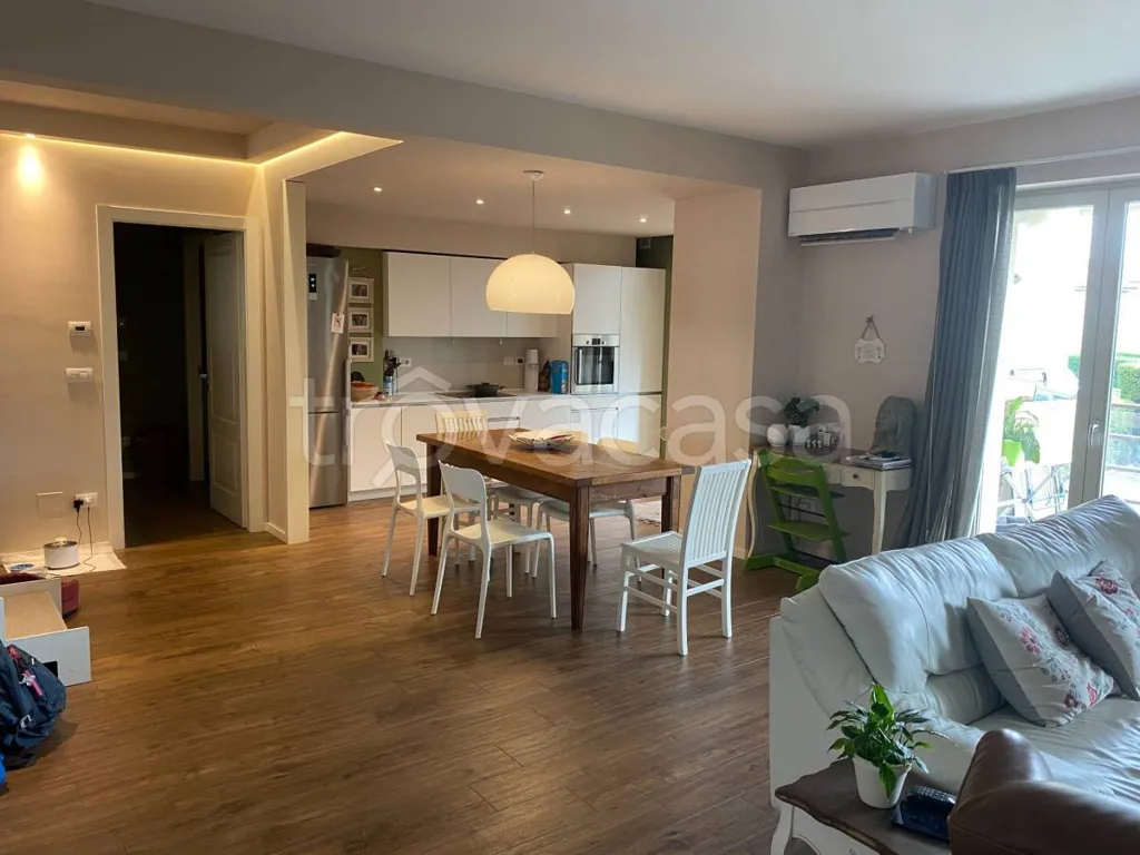 Séjour - Modern Apartment with Solar Panels in Savigliano