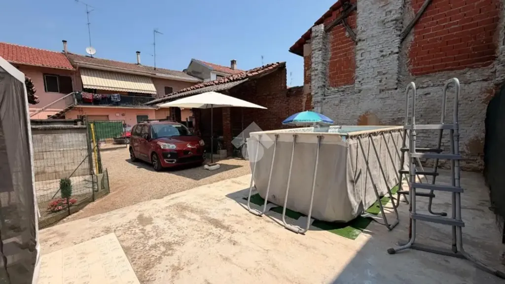 Giardino - Casa di corte con spazio esterno a Cilavegna