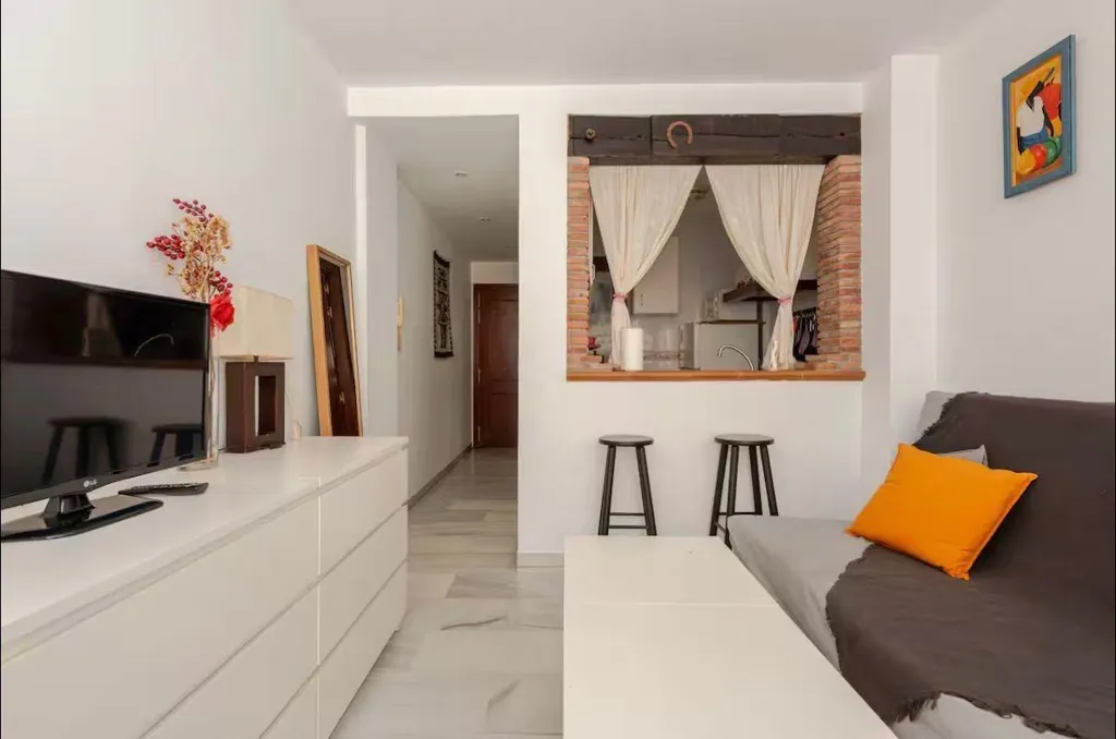Elutuba - Studio with Balcony near Beach in La Cala del Moral