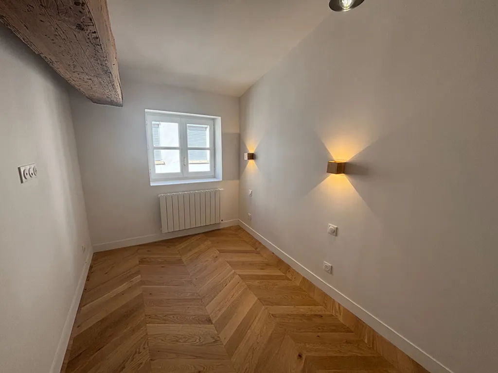 Rooms - Renovated Flat with Light in Lyon 2 Bellecour