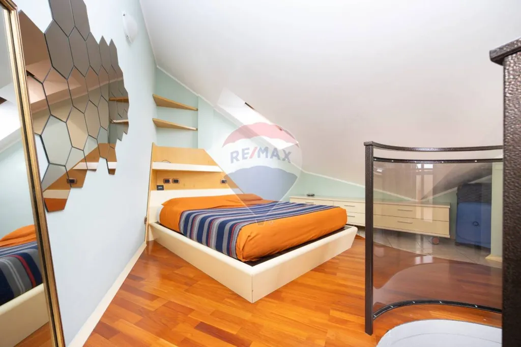 Magamistoad - Duplex Apartment with Terrace in Zelo Buon Persico