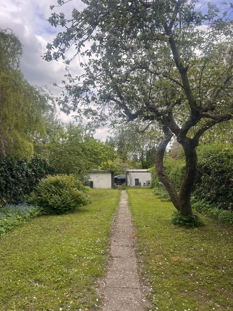 Jardin - 3-Room Apartment with Terrace in Central Location