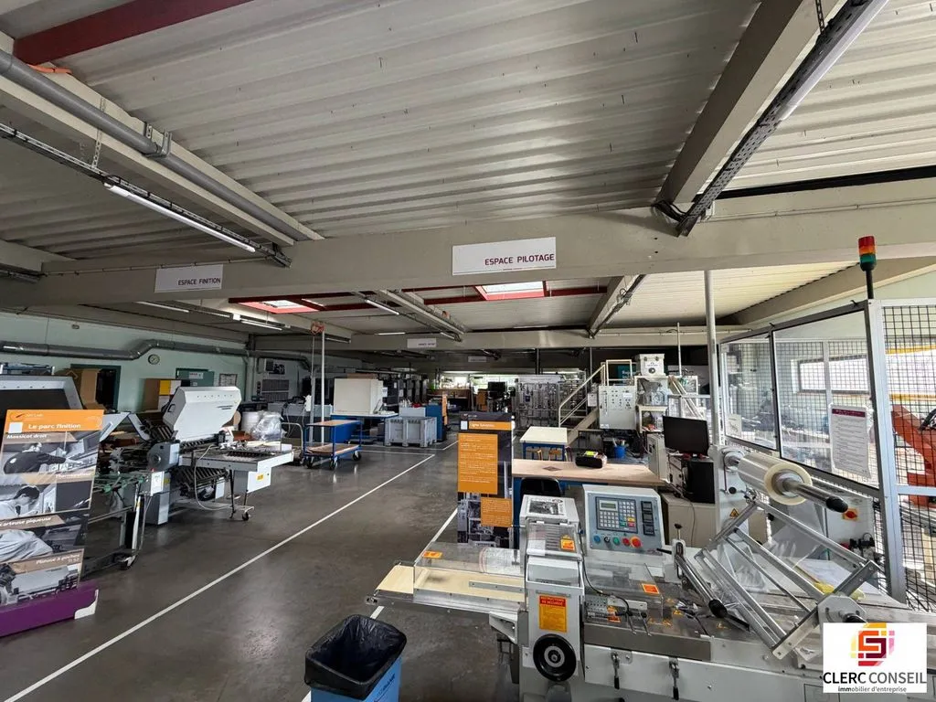 Pièces - Bureaux Mixtes dans le Centre de Mont-Saint-Aignan