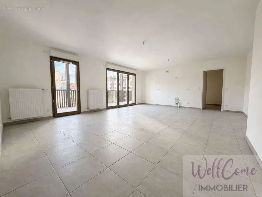 Séjour - Appartement T5 en Attique avec Balcon Sud à Annecy