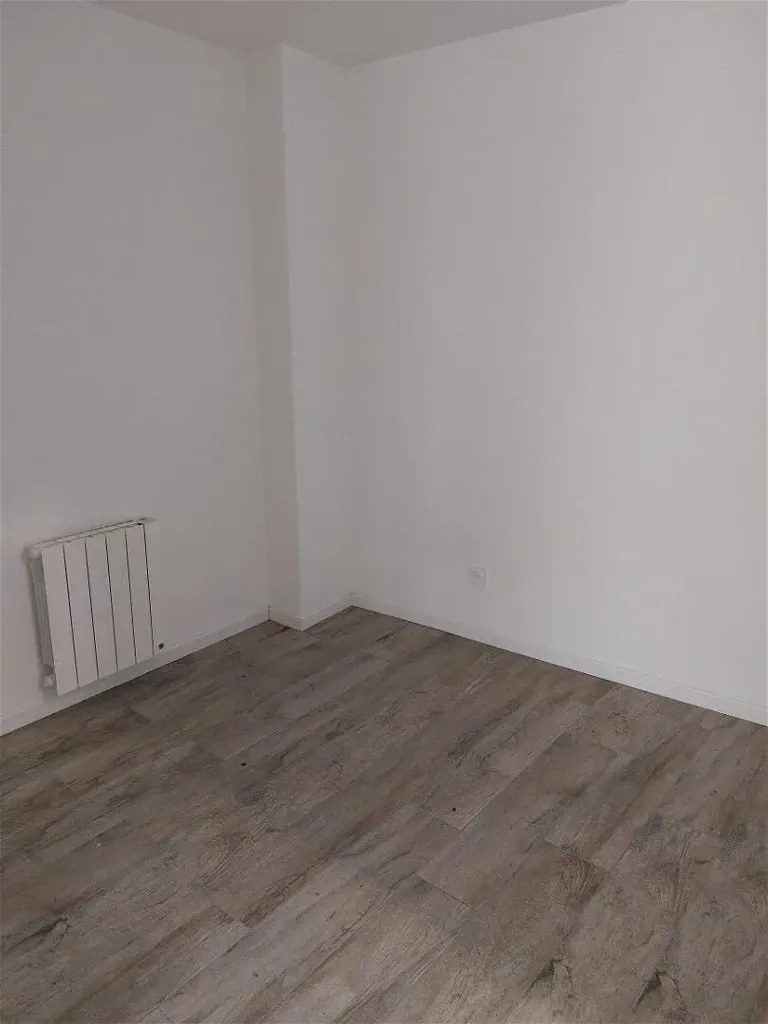 Rooms - Bright Studio with Parking in Lagnieu