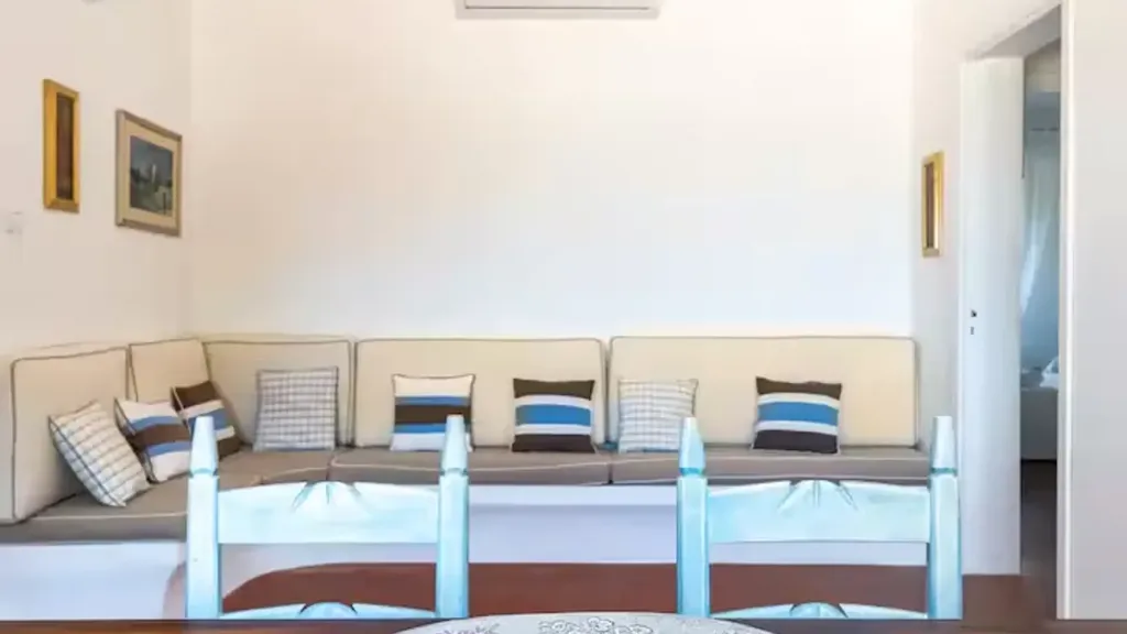 Dining Room - Contemporary Villa with Sea Access in San Teodoro